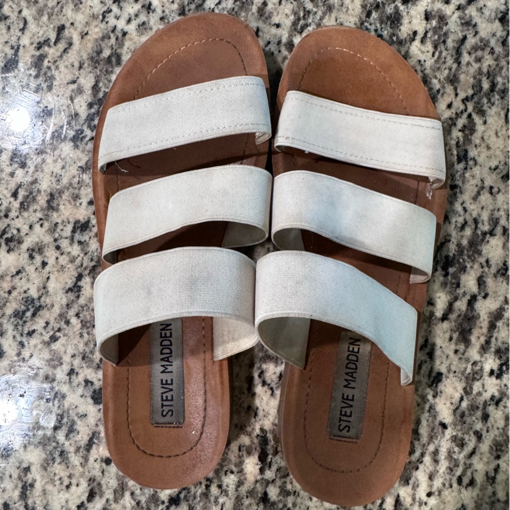 Steve Madden White and Brown Slide Sandals
